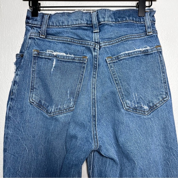 Abercrombie and Fitch Women 90s Straight Ultra High Rise Dark Wash Denim Rip Kne - Picture 10 of 11